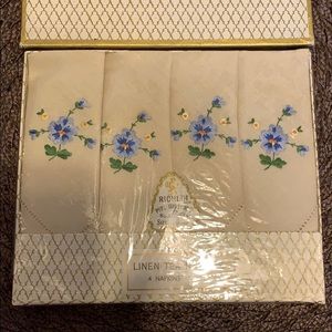 #477 Vintage Linen Tea Napkins